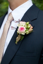 Boutonnière rose