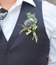 Boutonnière bleue